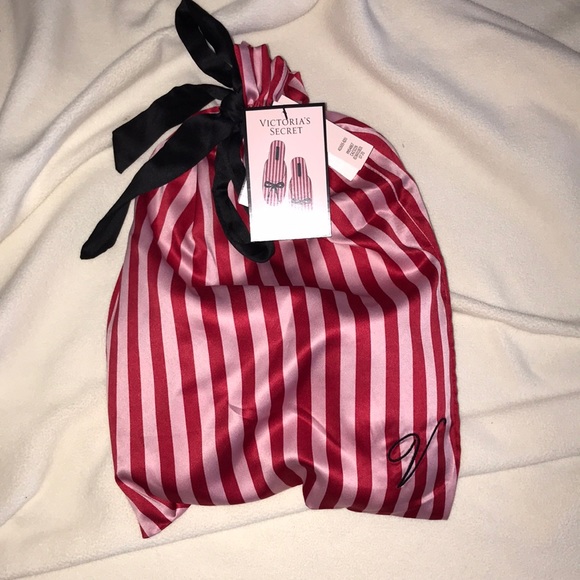 NWT Victoria’s Secret striped satin slippers & matching drawstring bag size S - Picture 2 of 7